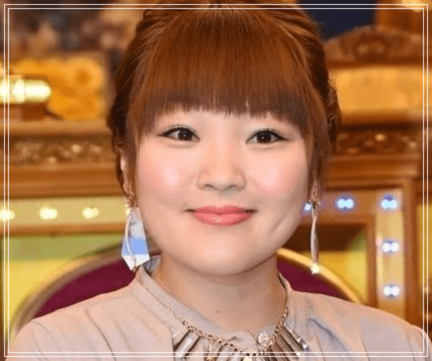 笑顔を向ける柳原可奈子さん