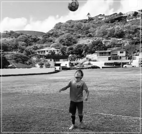 サッカーをしている梨花さんの息子さん