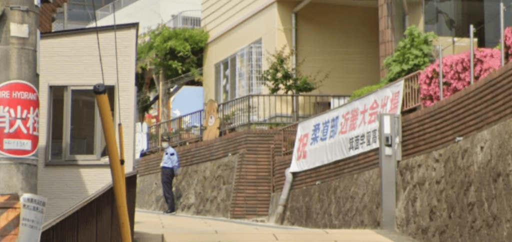 箕面学園高等学校の入り口